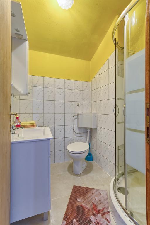 Apartments Ljiljana Pula Bagian luar foto