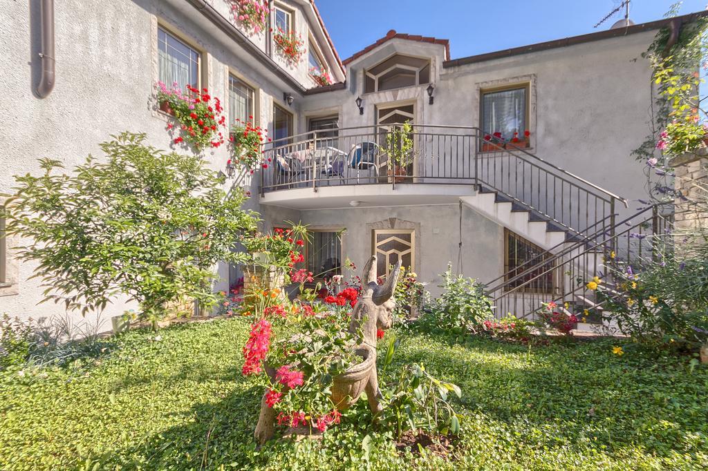 Apartments Ljiljana Pula Bagian luar foto